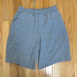 lululemon athletica Men's Heathered Gray  9 inch Pace Breaker shorts small